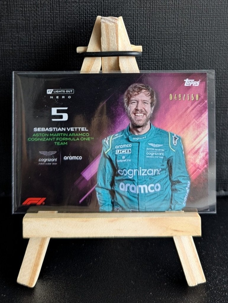 2023 Topps Lights out f1 Sebastian Vettel  /150, Ophalen of Verzenden, Zo goed als nieuw, Plaatje