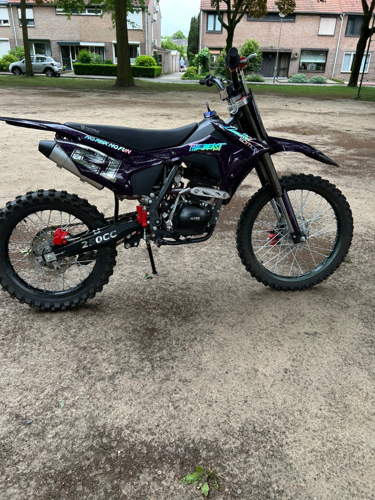 Nitro tornado v3 250 cc 4 takt motor!!!!!!!!PRIJS VERLAAGD!!, Fietsen en Brommers, Brommers | Crossbrommers, Ophalen, Zo goed als nieuw