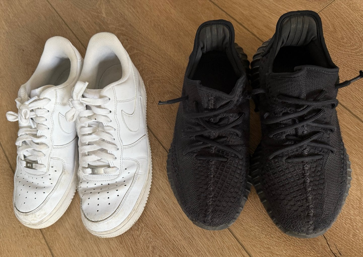 Nike Air Force 1 & Adidas Yeezy Boost 350 V2 - Maat 41 & 40., Kleding | Heren, Ophalen of Verzenden, Gedragen, Wit, Sneakers of Gympen