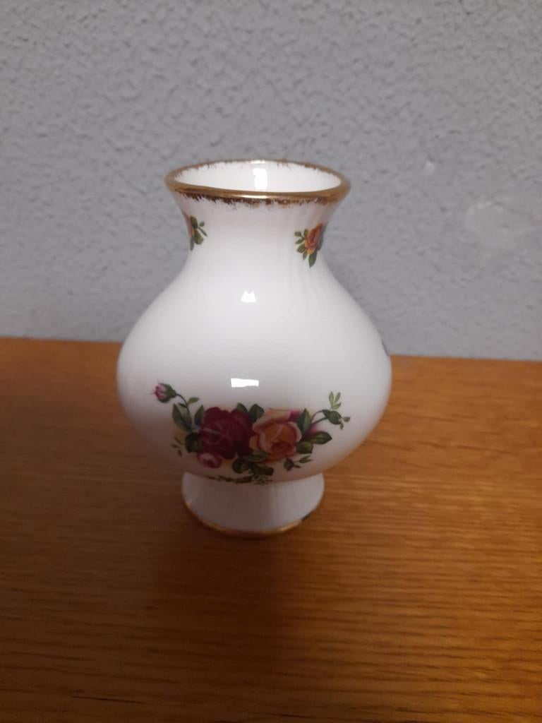 royal albert old country rose av 79 vaas, Antiek en Kunst, Ophalen of Verzenden
