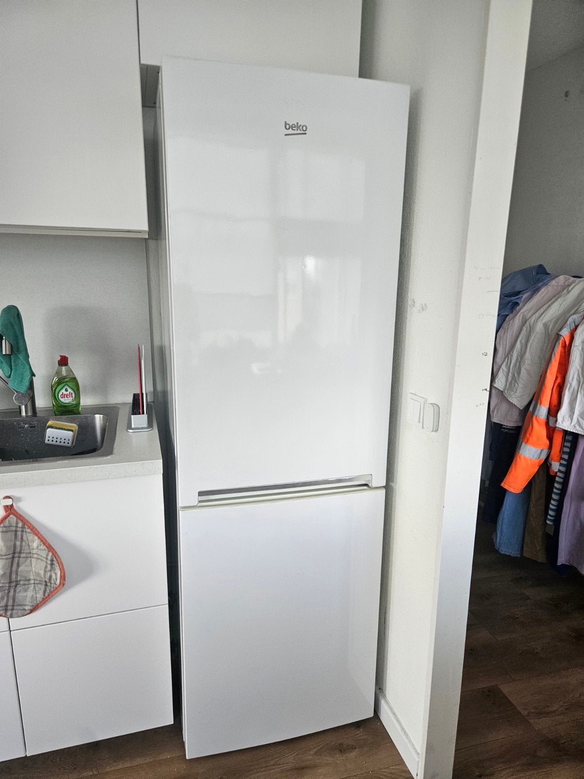 Beko koelkast met vriezer, 180 cm, 5 jaar oud, Ophalen, Gebruikt, Met aparte vriezer, 160 cm of meer