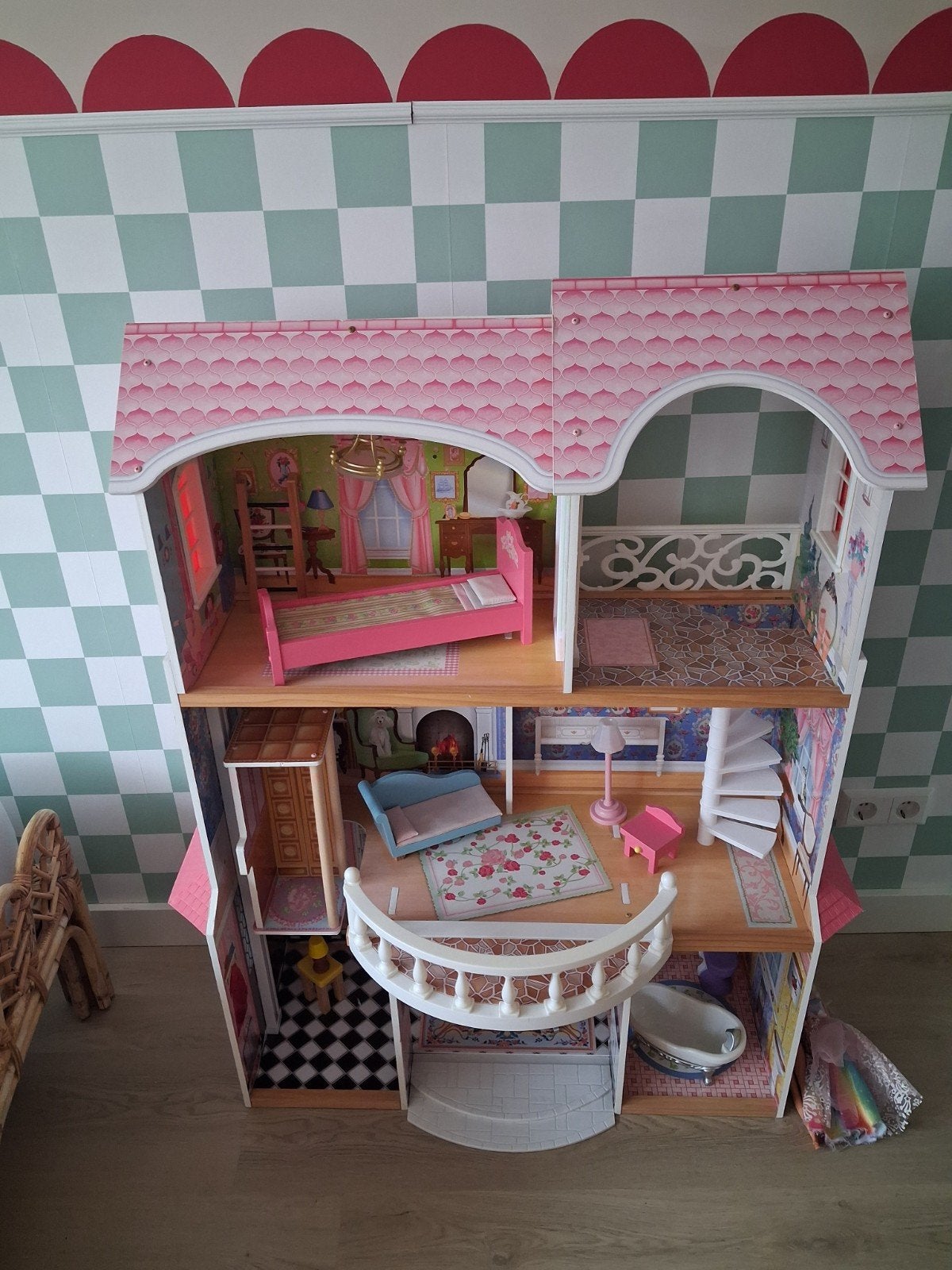 Groot Poppenhuis met Meubels barbiehuis kidskraft, Kinderen en Baby's, Speelgoed | Poppenhuizen, Ophalen, Poppenhuis