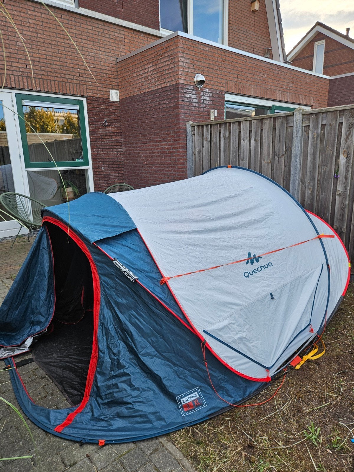 Quechua 2 Seconds 3XL Fresh & Black pop-up tent, Ophalen, Zo goed als nieuw, Tot en met 3