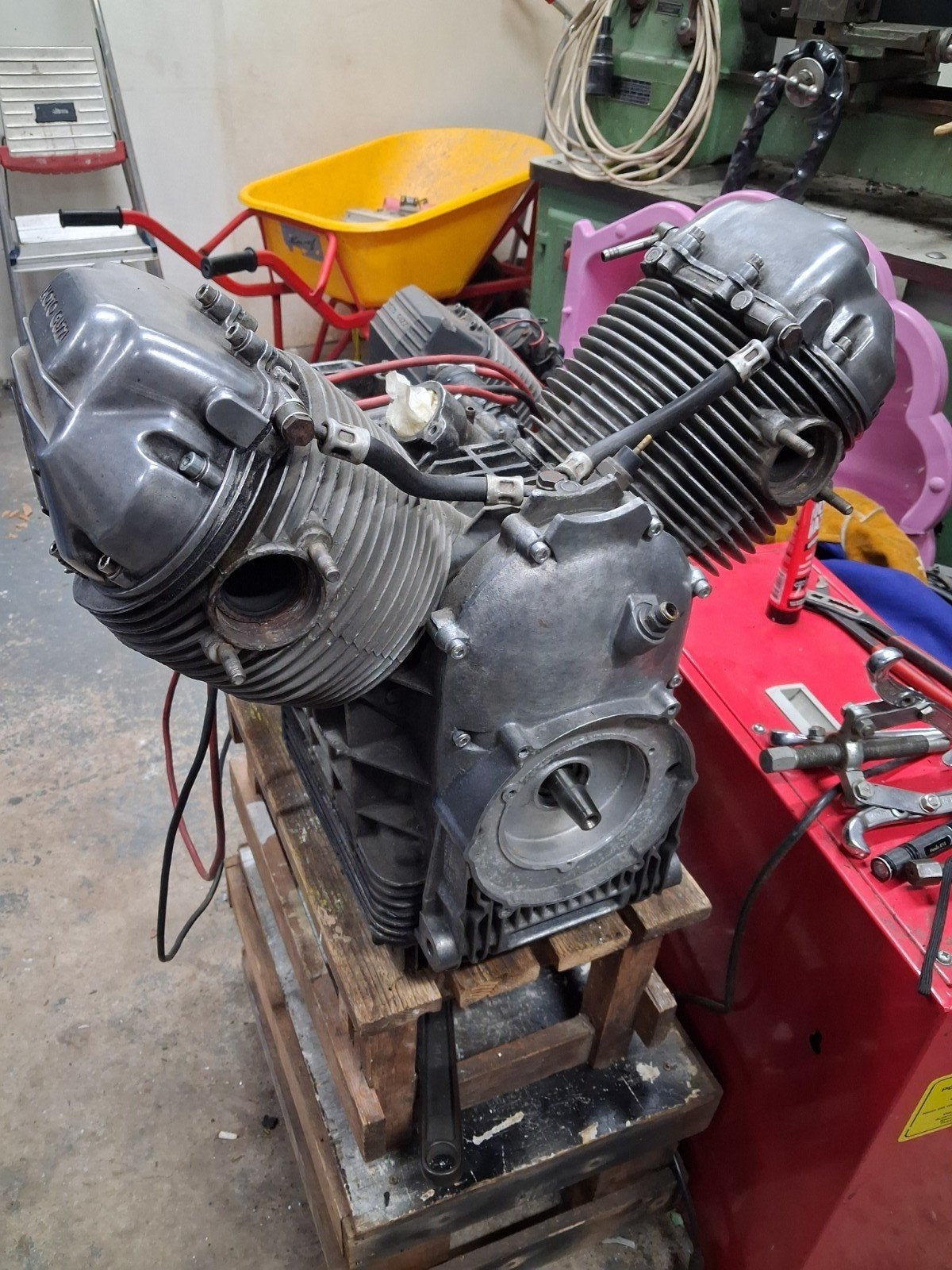 Moto Guzzi 850 T3 motorblok, Ophalen