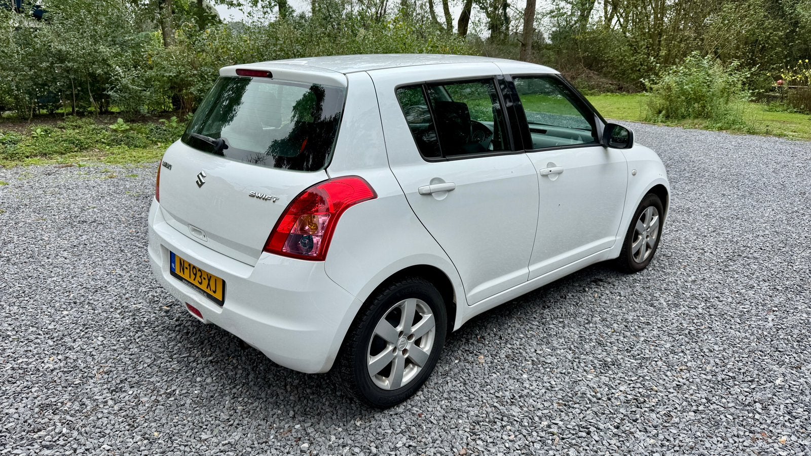 Suzuki Swift 1.3 5D Airco Stoelverw Keyless CarPlay APK 2027, Auto's, Voorwielaandrijving, Stoelverwarming, Stof, 40 €/maand