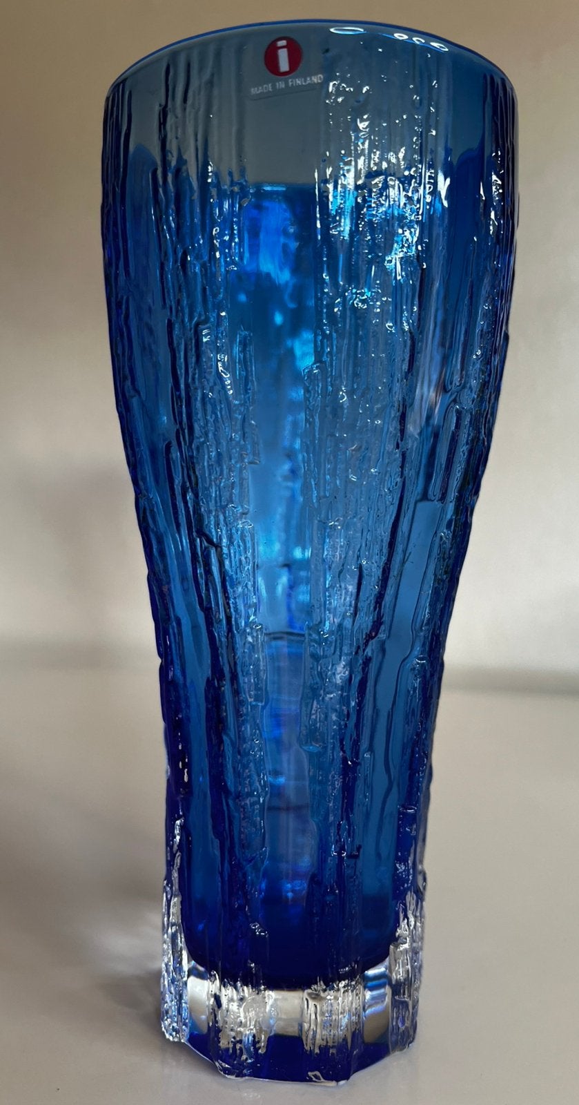 Iittala Wellamo Vaas Blauw Ijsstructuur Valto Kokko 21,5 cm, Huis en Inrichting, Blauw, Ophalen of Verzenden, Minder dan 50 cm