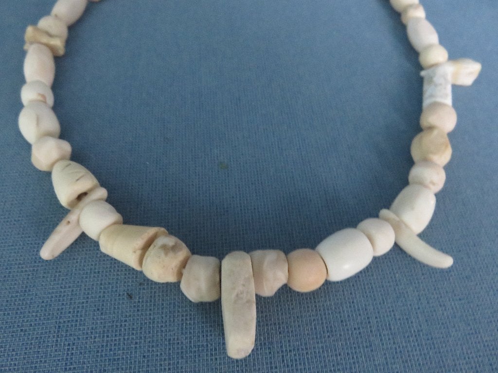 Romeinse rijk - hals ketting van steen - ca. 2000 jaar oud, Ophalen of Verzenden, Overige materialen, Ketting