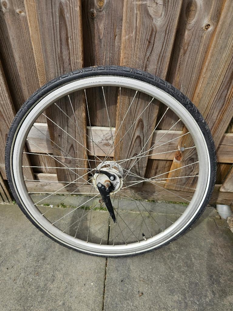 Voorwiel 28 inch met trommelrem, Fietsen en Brommers, Fietsonderdelen, Ophalen of Verzenden, Wiel