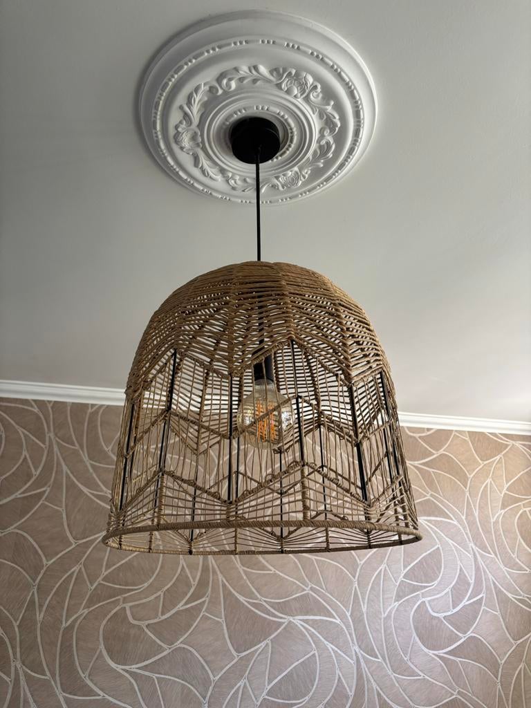 Twee rotan hanglampen van Kwantum, Huis en Inrichting, Lampen | Hanglampen, Ophalen, Zo goed als nieuw, Overige materialen, 50 tot 75 cm