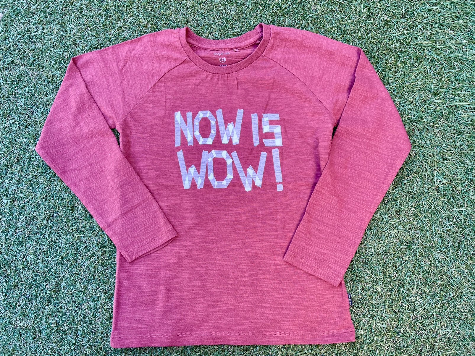 TE KOOP: mooie Noppies longsleeve NOW IS WOW maat 128 ZGAN, Kinderen en Baby's, Ophalen of Verzenden, Zo goed als nieuw, Jongen