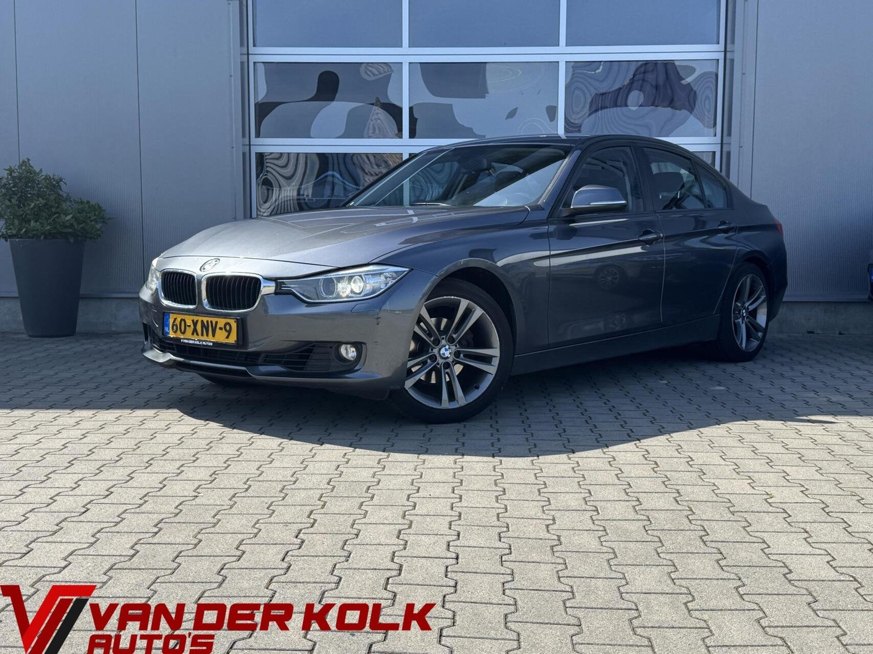 BMW 3-serie 320i Upgrade Edition Automaat | Navigatie | Crui, Auto's, BMW, Automaat, Euro 5, Achterwielaandrijving, Gebruikt