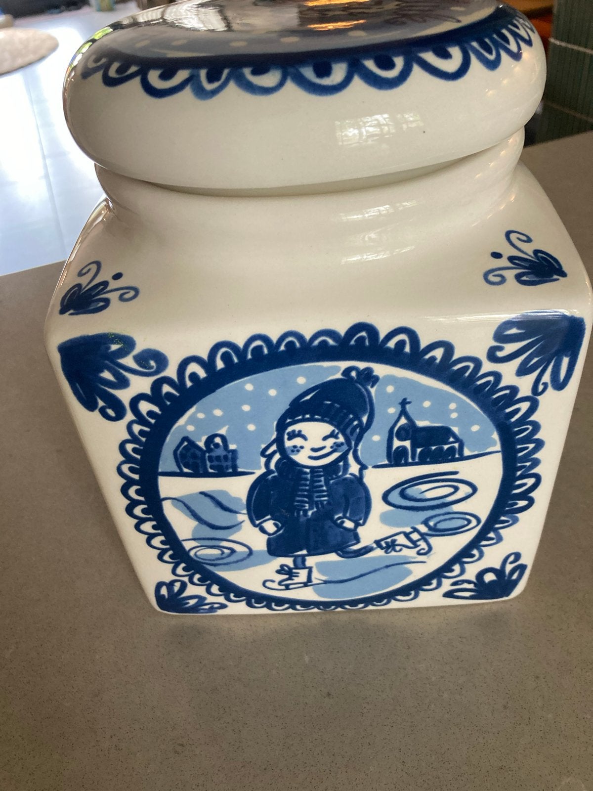 Blond Amsterdam Delfts Blauw Koektrommel, Ophalen of Verzenden, Zo goed als nieuw, Aardewerk, Overige stijlen