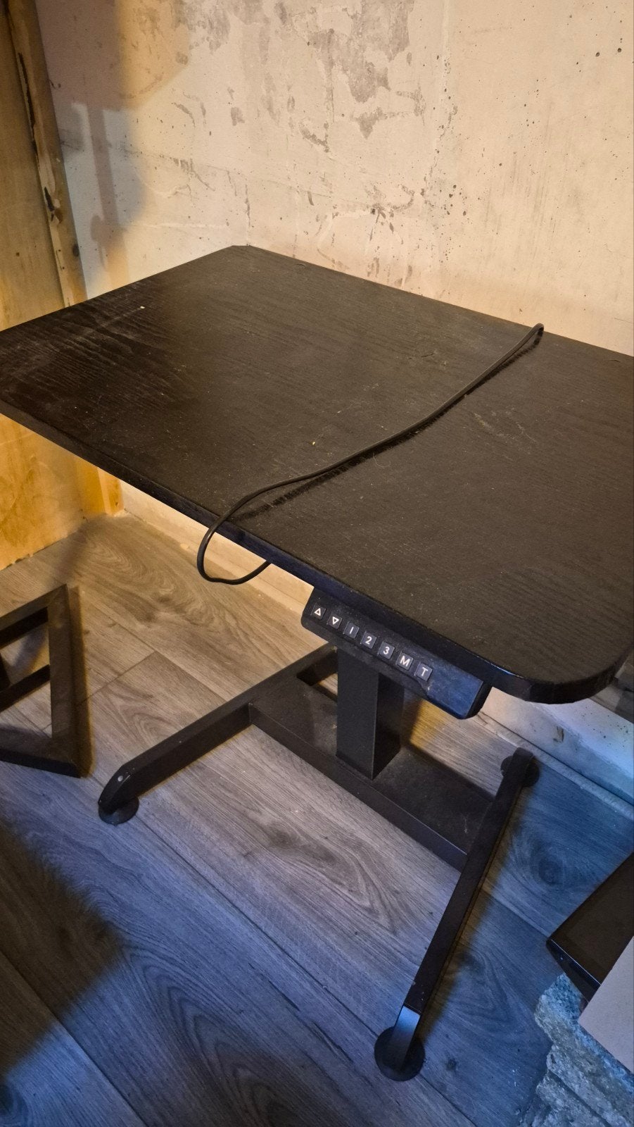 Zit-sta bureau - werkt perfect, Huis en Inrichting, Ophalen, Gebruikt, Hout, Elektrisch