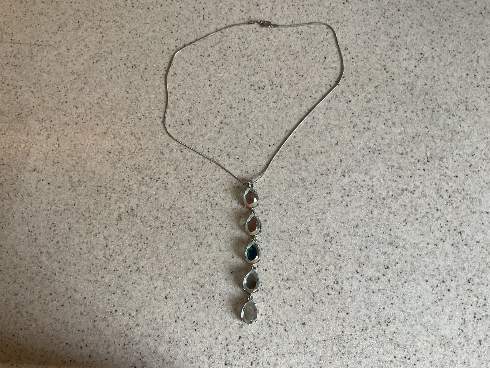 Zilverkleurige ketting met spiegeltjes, Ophalen of Verzenden, Zo goed als nieuw, Zilver, Overige materialen