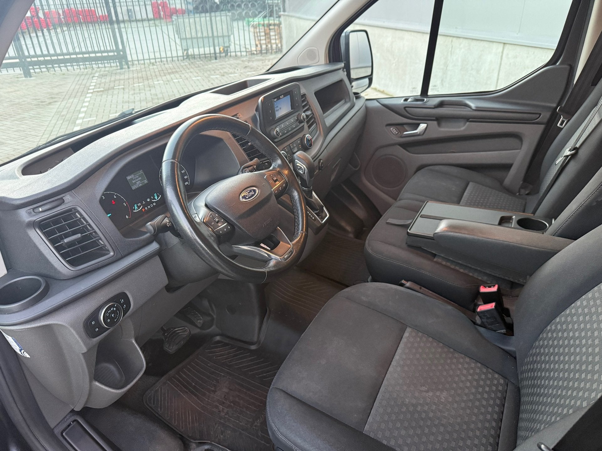Ford Transit Custom 280 2.0 TDCI L1H1 AUTOMAAT|TREKHAAK|CAME, Auto's, Bestelauto's, Stof, 1995 cc, 4 cilinders, Bedrijf