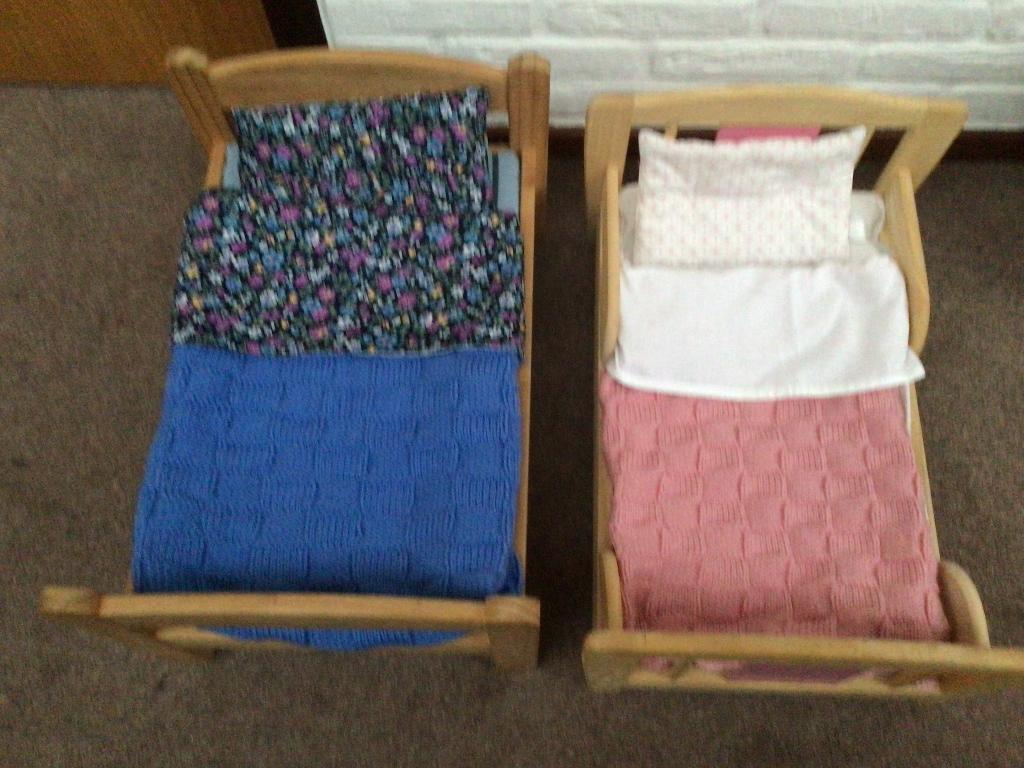 2 houten poppenbedden, pop, bed, Ophalen, Zo goed als nieuw, Babypop
