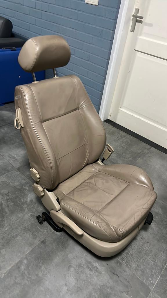 Leren golf 4 stoel Beige incl stoelverwarming en airbag, Auto-onderdelen, Interieur en Bekleding, Ophalen of Verzenden, Volkswagen