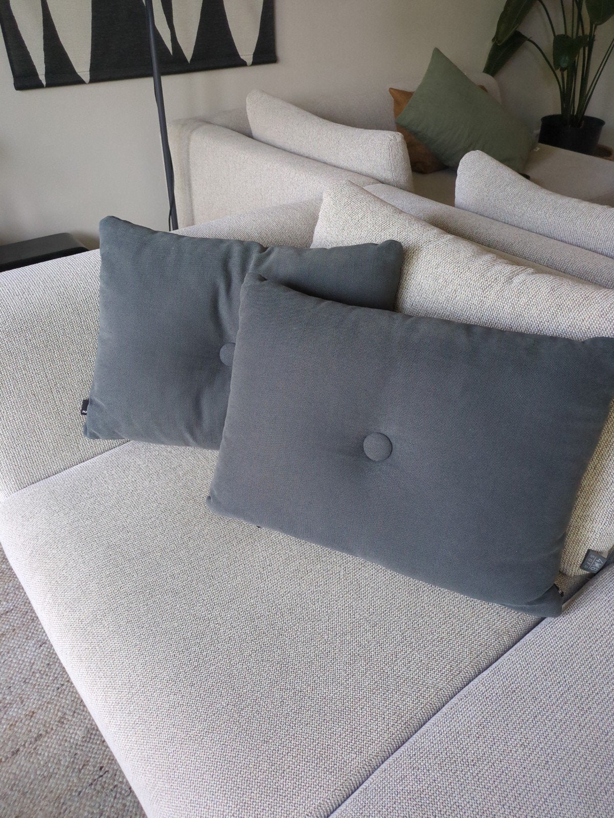 Set van 2 Hay Dot Cushions - Grijs, Overige merken, Inclusief binnenkussen, Ophalen of Verzenden, Zo goed als nieuw