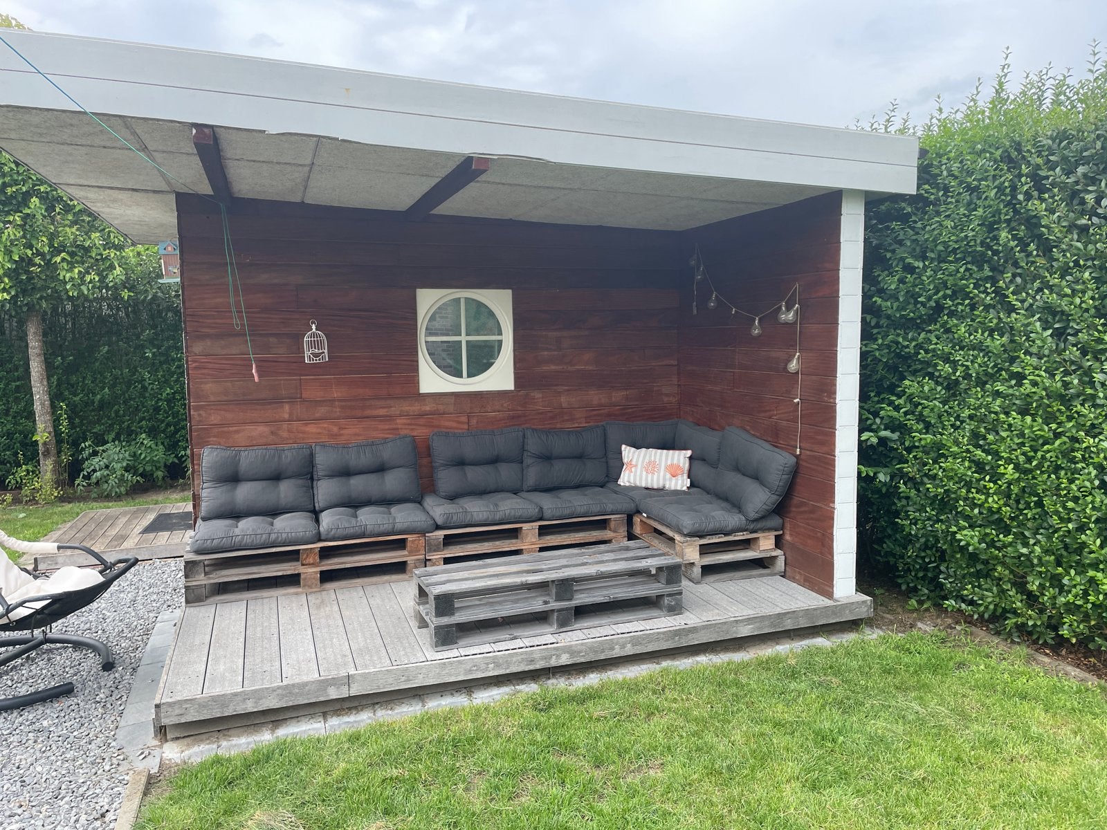 Loungeset van pallets met kussens 300 x 60, Ophalen, 5 zitplaatsen, Gebruikt, Loungeset