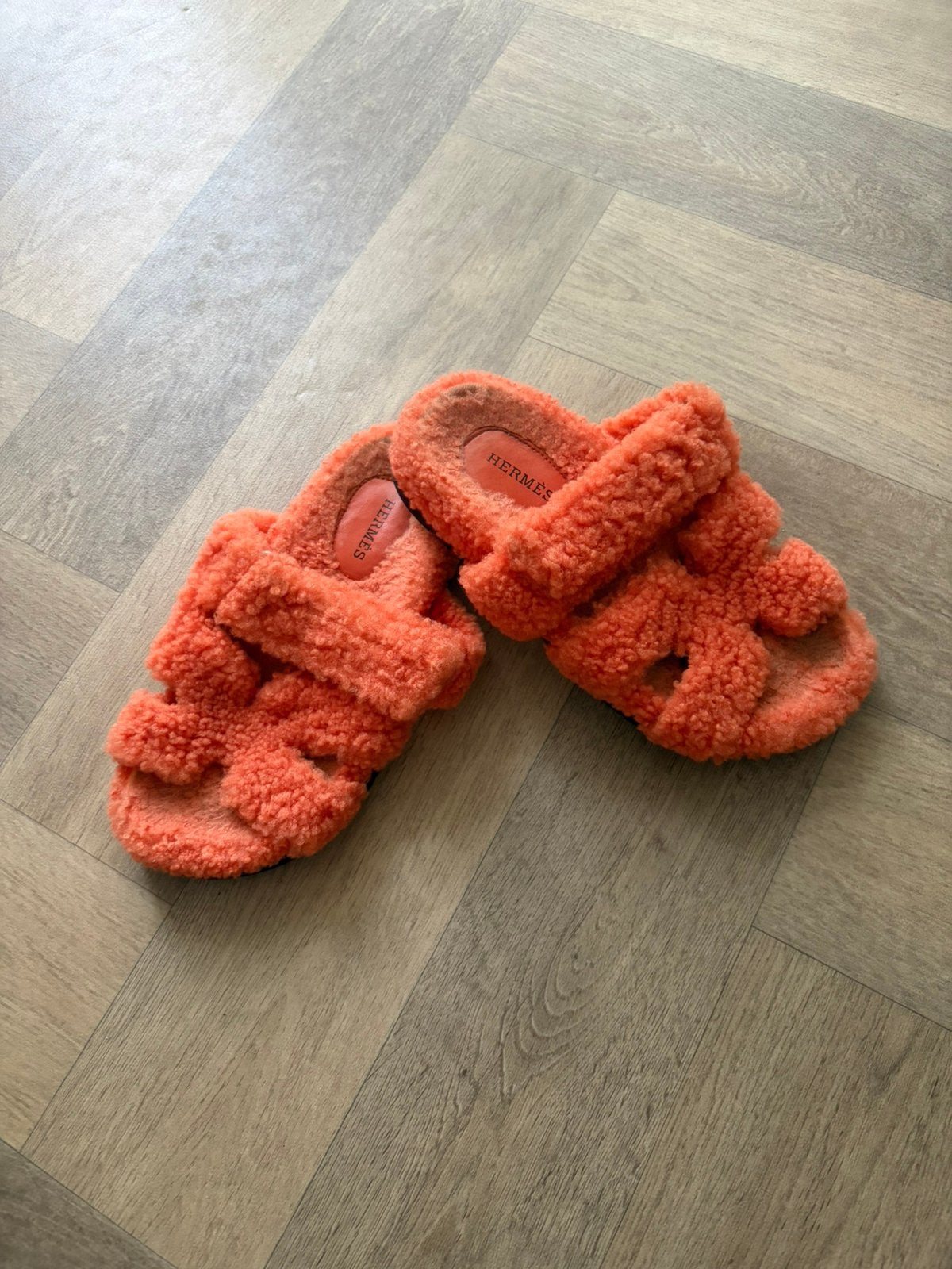 Hermes Oran Sandalen Chypre Slippers 38 Oranje, Ophalen of Verzenden, Zo goed als nieuw, Oranje