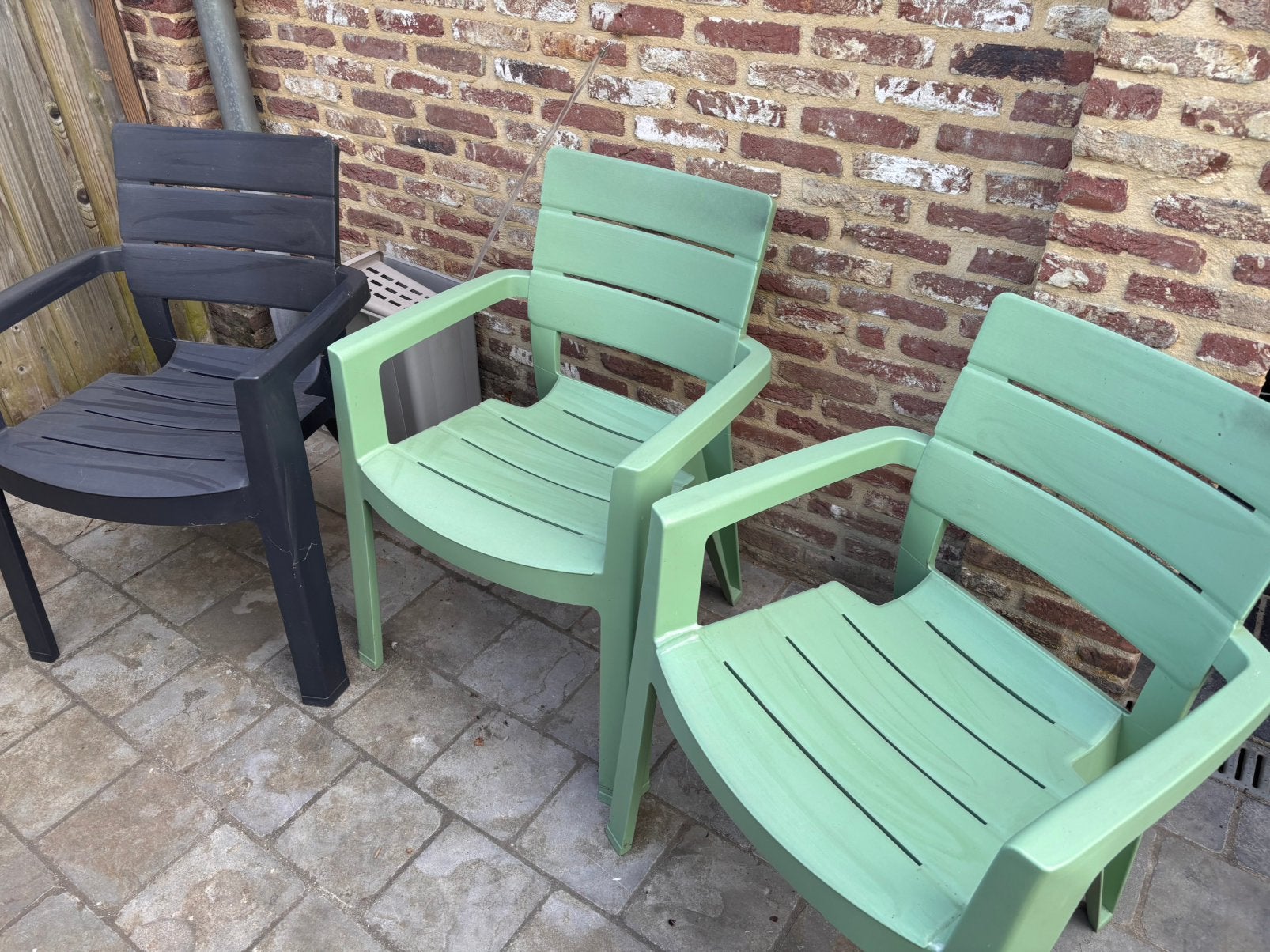 Gratis af te halen: 3 tuinstoelen, Ophalen of Verzenden, Gebruikt, Kunststof