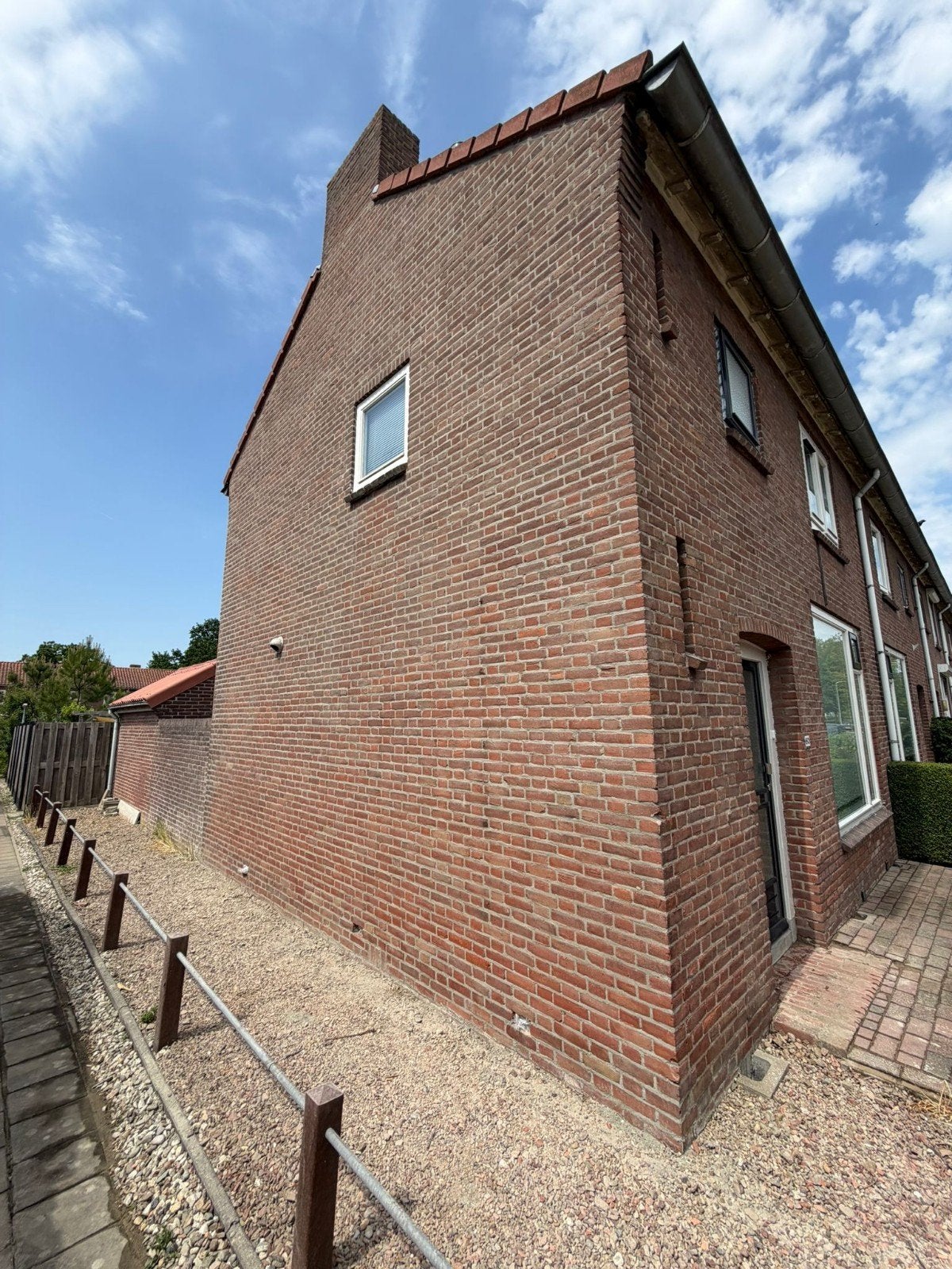 Uithakken,  gevelreiniging, voegwerk & impregneren, Gevelreiniging