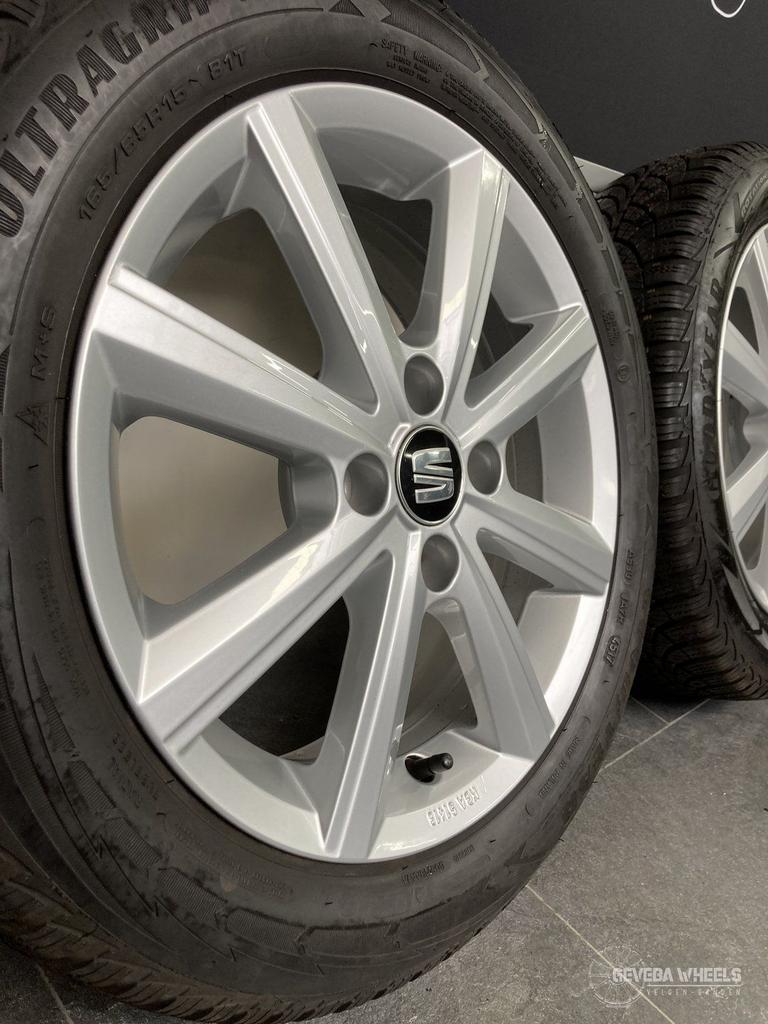 15” originele Volkswagen UP UP! Velgen + winterbanden 4x100, Auto-onderdelen, Banden en Velgen, Gebruikt, 15 inch, -, -