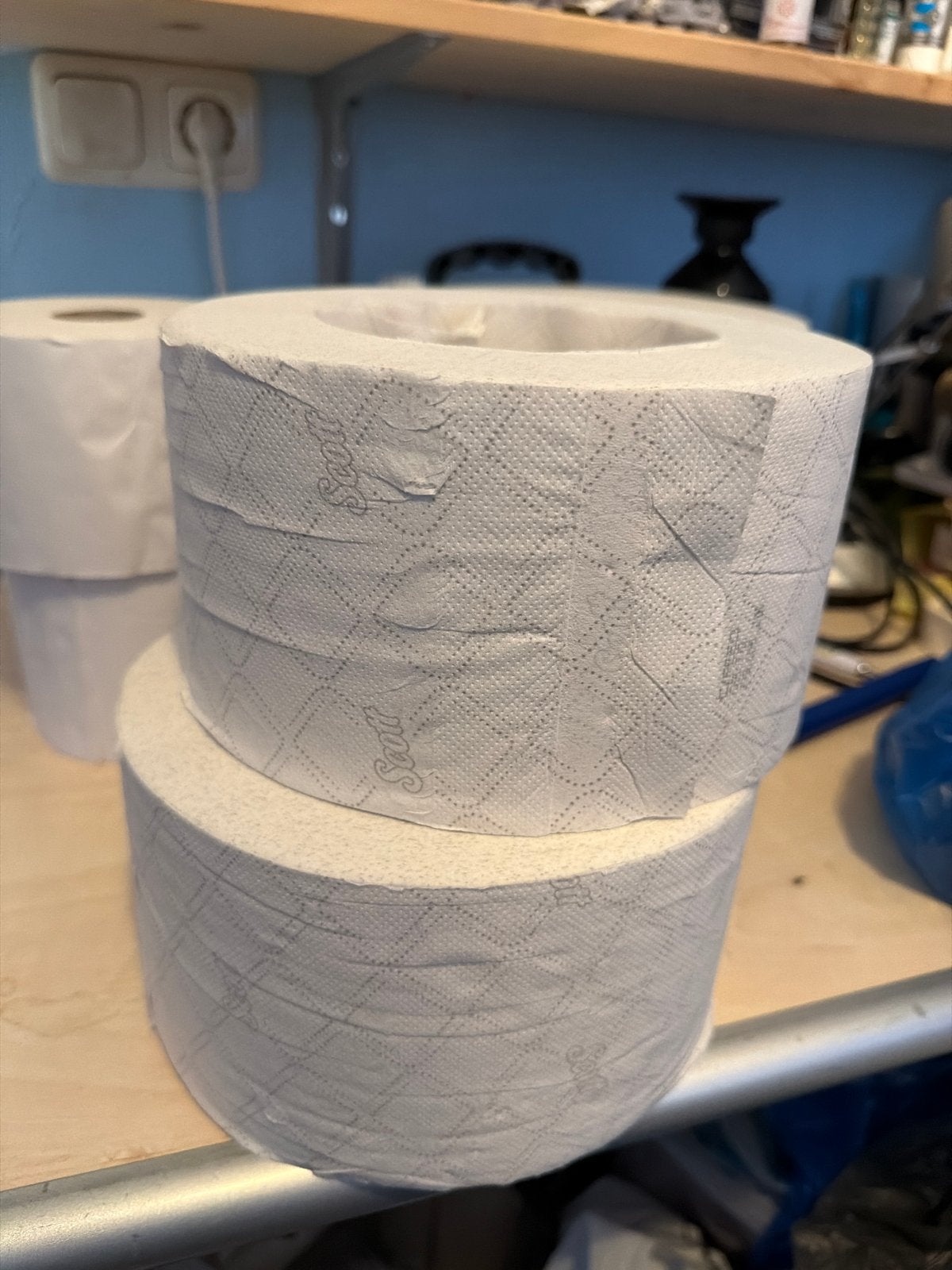 Toiletpapier grote rollen, Ophalen