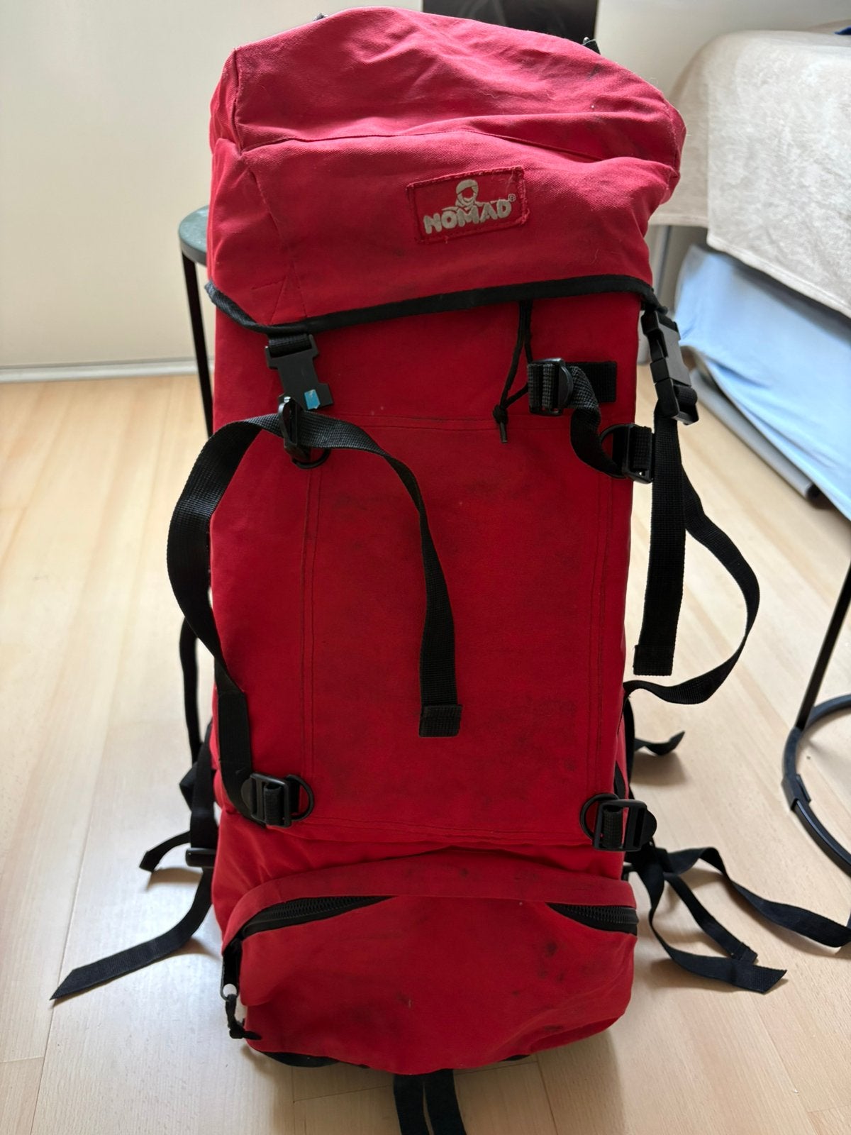 Nomad degelijke rugzak, Ophalen, Gebruikt, Rood, 30 cm of meer