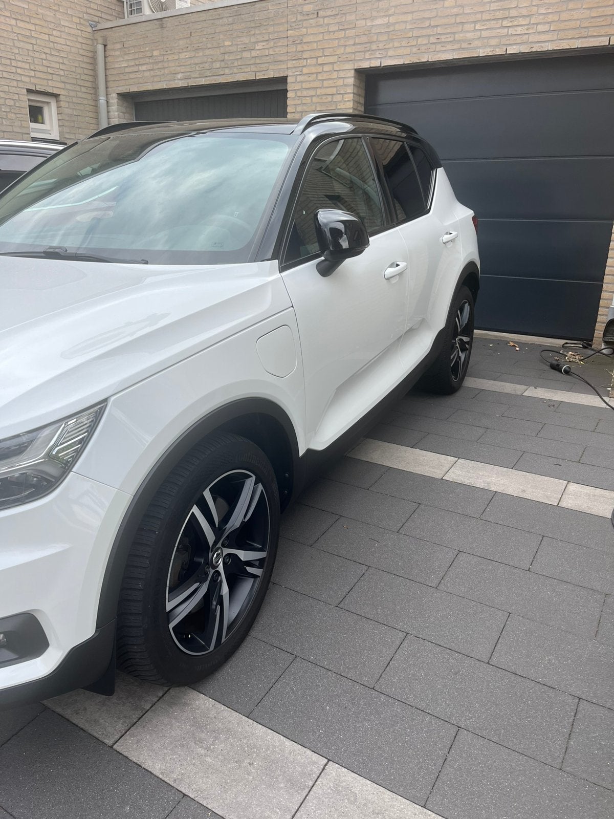 Volvo XC40 T4 Recharge R-Design Expression, 1800 kg, 1712 kg, 129 pk, Wit