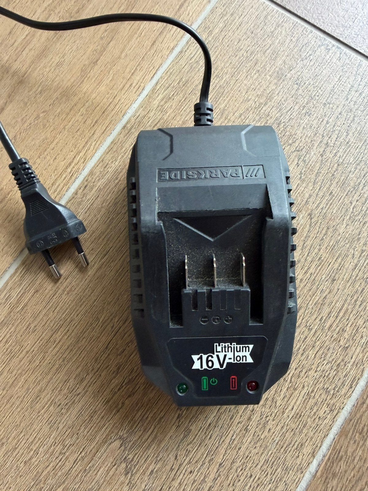 Gezocht: Parkside acculader 16 volt, PLCP-016A, Ophalen of Verzenden, Gebruikt