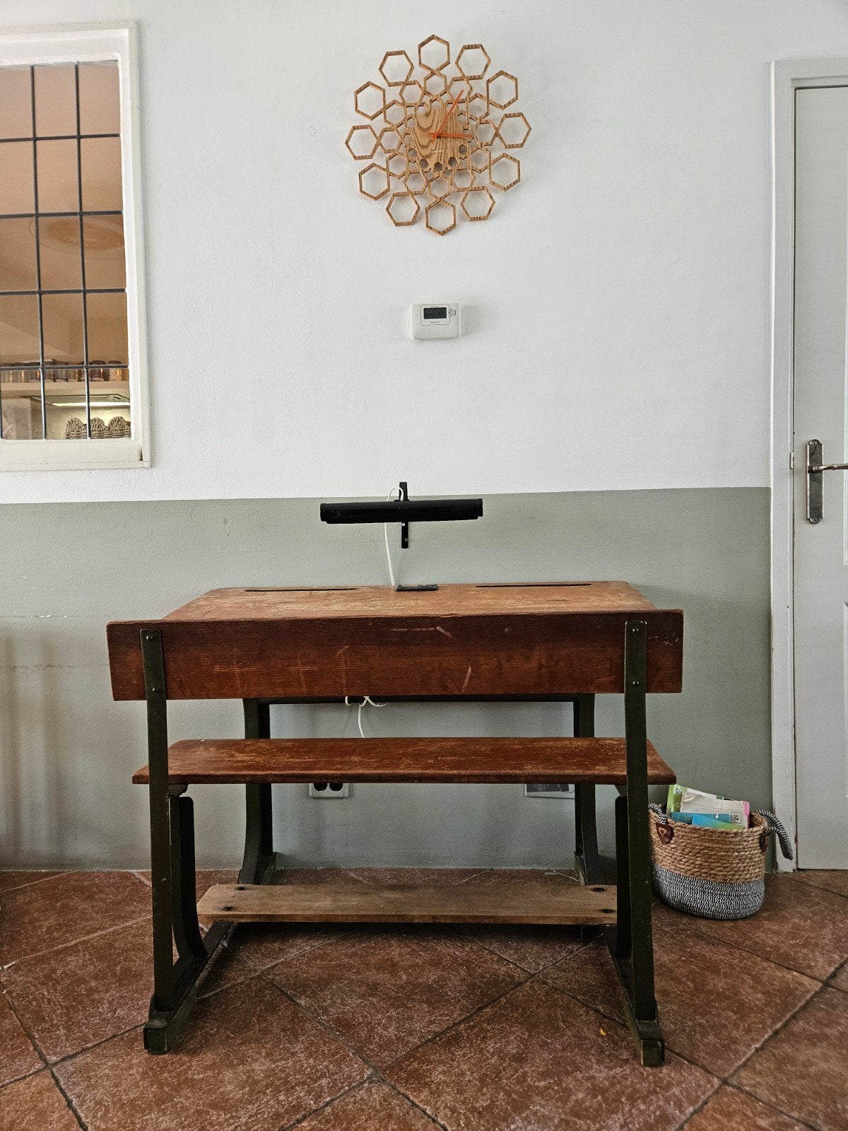 Antiek Schoolbankje - Vintage Houten Kinderbureau, Ophalen
