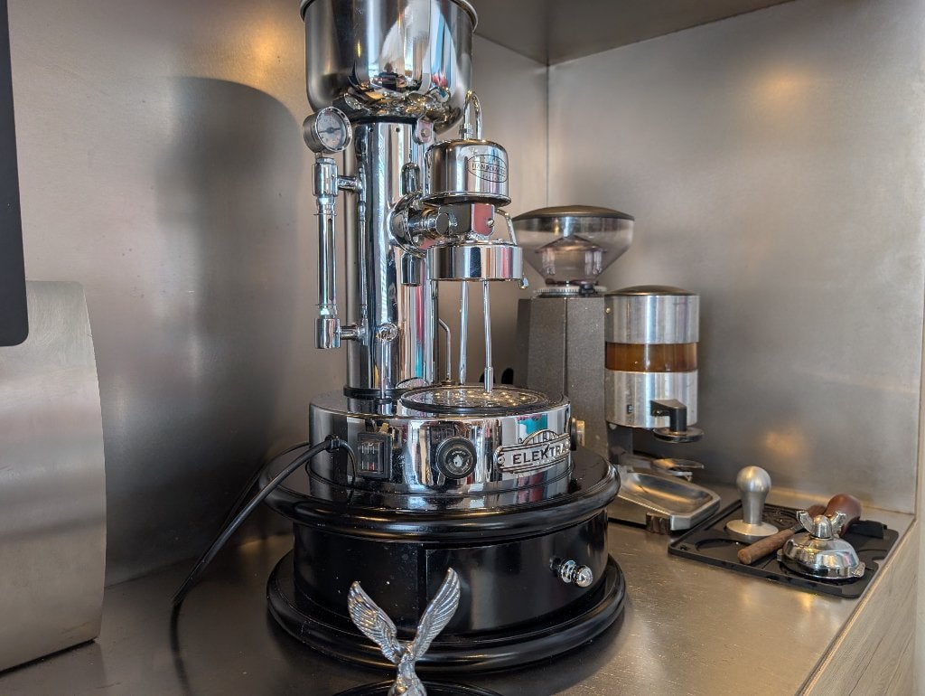 Elektra MC Semiautomatica espressomachine + Quamar T80 maler, Gebruikt, Espresso apparaat, Elektra, 2 tot 4 kopjes