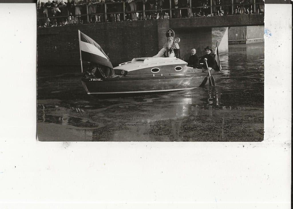 Monster Sinterklaas onderweg naar Monster in Topie Fotokaart, Ophalen of Verzenden, 1940 tot 1960, Ongelopen, Zuid-Holland