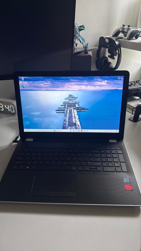Mooie laptop met dode batterij:i5-7200U,8GB DDR4, 256GB,GPU, Ophalen, Gebruikt, Met videokaart, 2 tot 3 Ghz