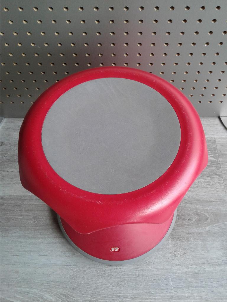 Hokki VS Ergonomische Balans kruk (Rood), Zeer Mooi!, Ophalen of Verzenden, Zo goed als nieuw, https://hokki.com, Bureaukruk