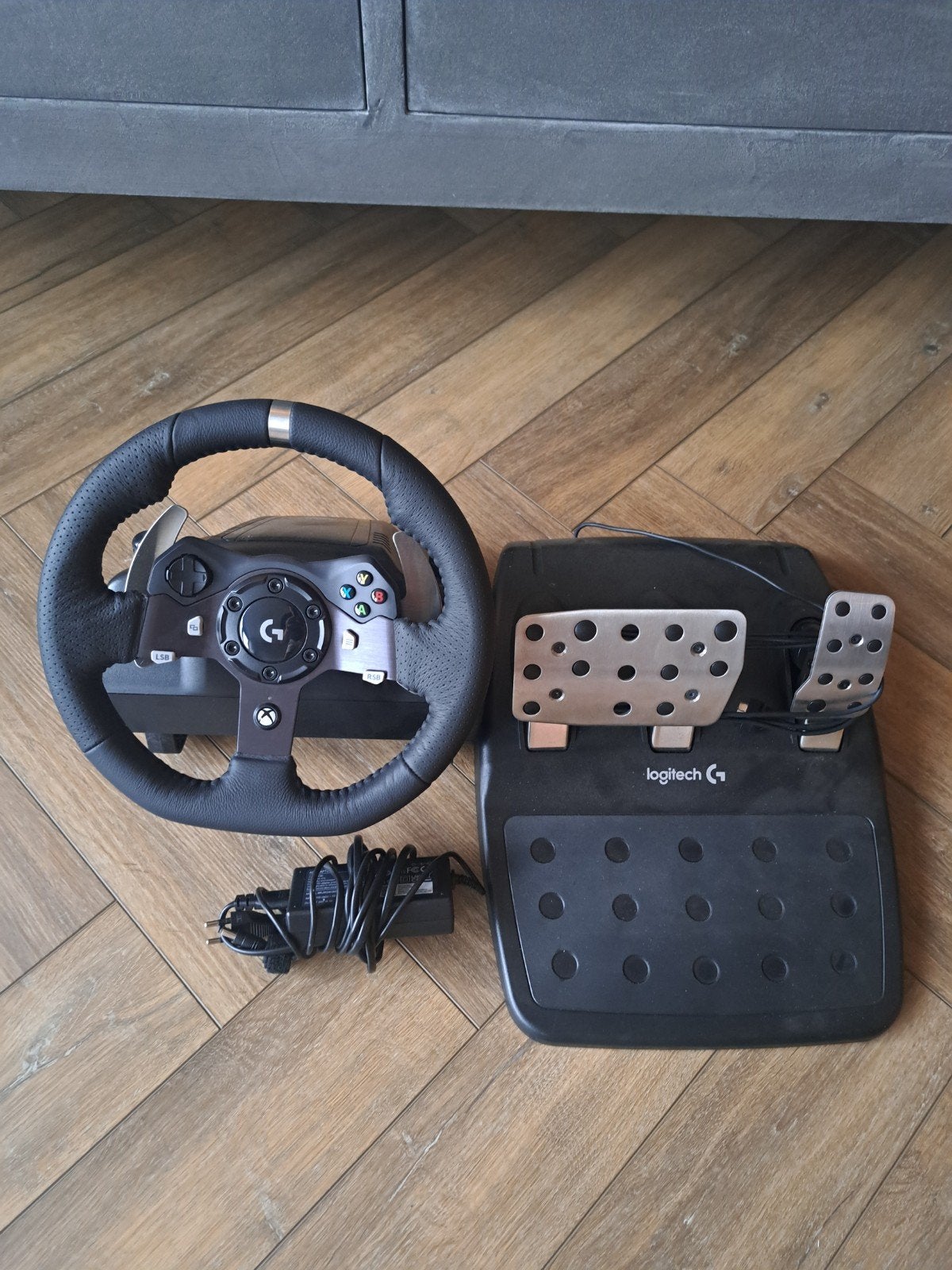 Logitech G920 Driving Force Racing Wheel voor Xbox, Ophalen of Verzenden, Zo goed als nieuw, Stuurtje of Sportattribuut, Xbox Series S