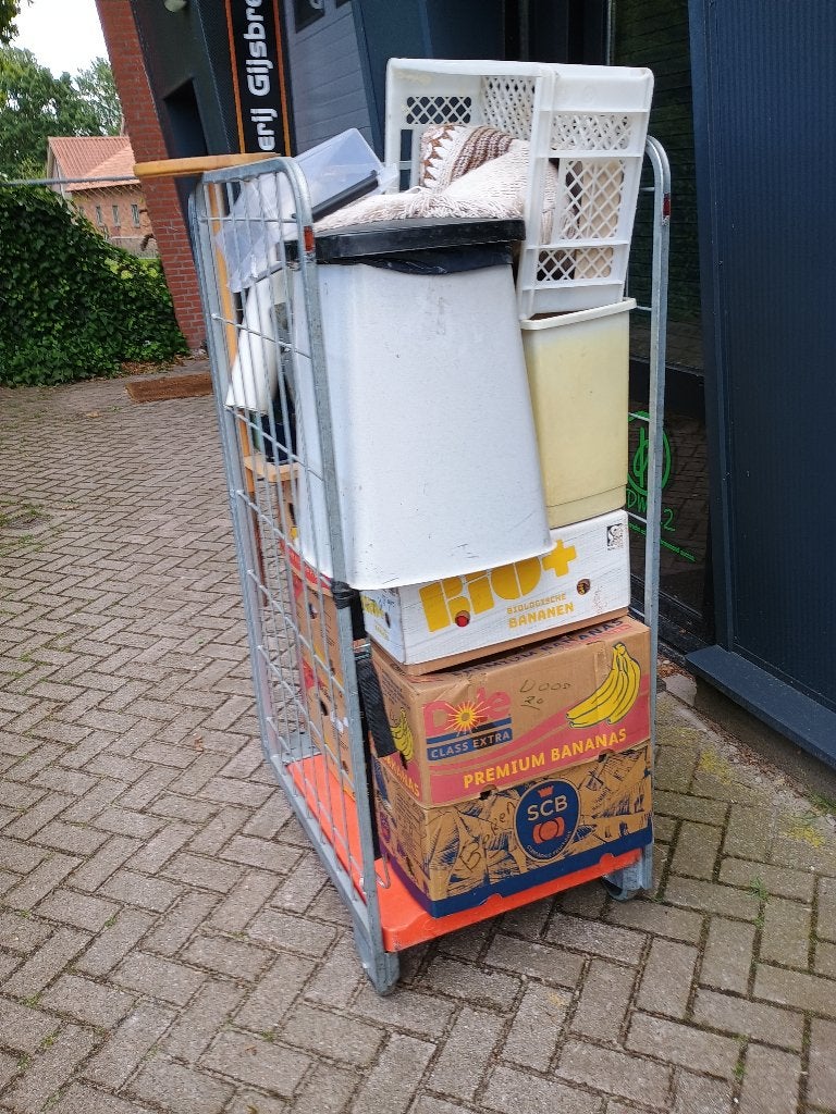volle container  met div. ROMMELMART SPULLEN, Ophalen, Gebruikt