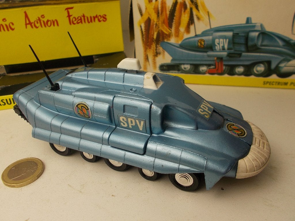 1968 Dinky Toys 104 SPECTRUM PURSUIT VEHICLE + ORIG. DOOSJES, Ophalen of Verzenden, Zo goed als nieuw, Bus of Vrachtwagen, Dinky Toys