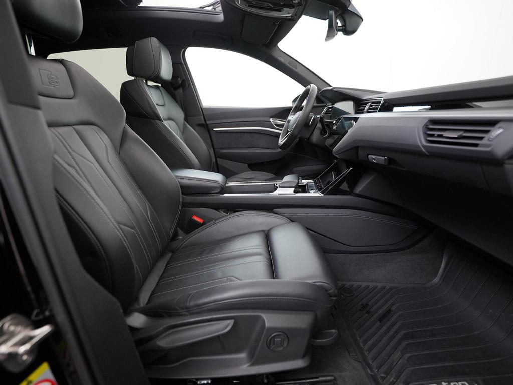 Audi e-tron 55 quattro S edition 95 kWh | Panoramadak | Valc, Auto's, Audi, Automaat, 12 maanden, Zwart, Leder