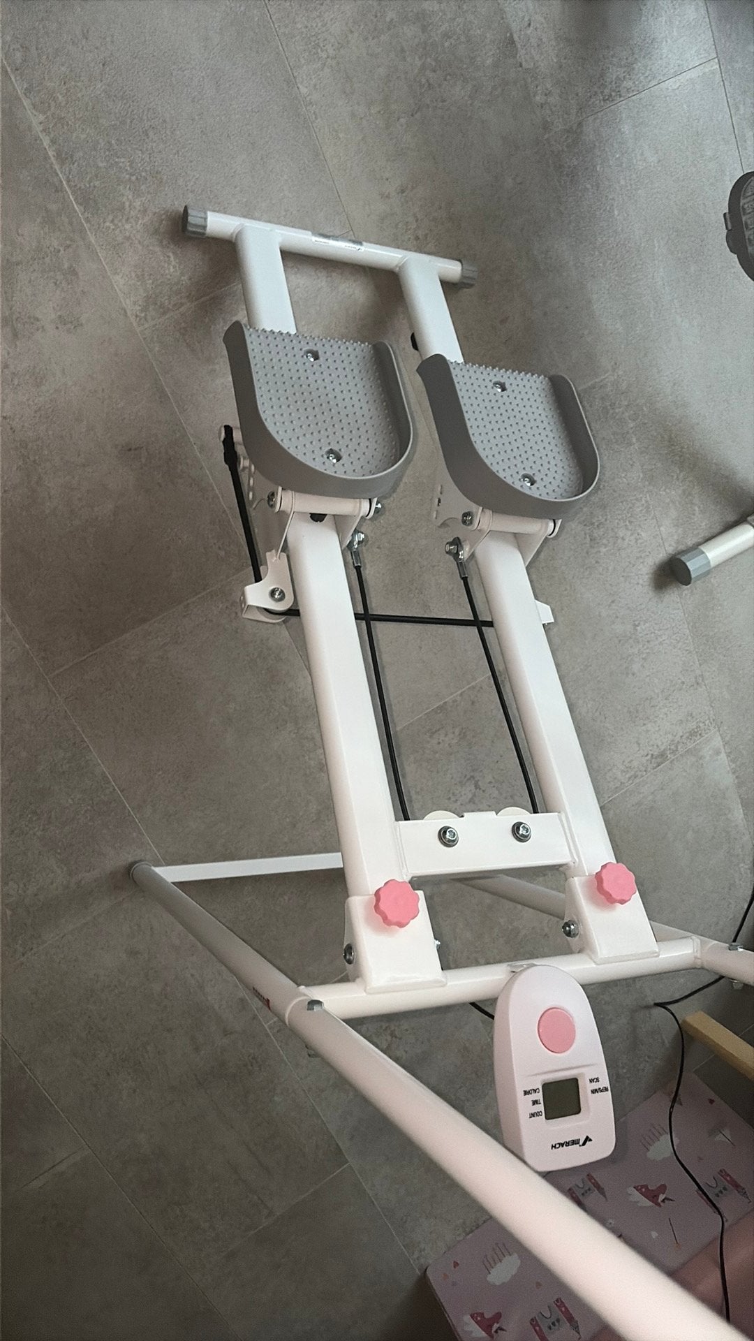 Benen trainen , sportapparaat roze wit, Ophalen, Zo goed als nieuw, Benen