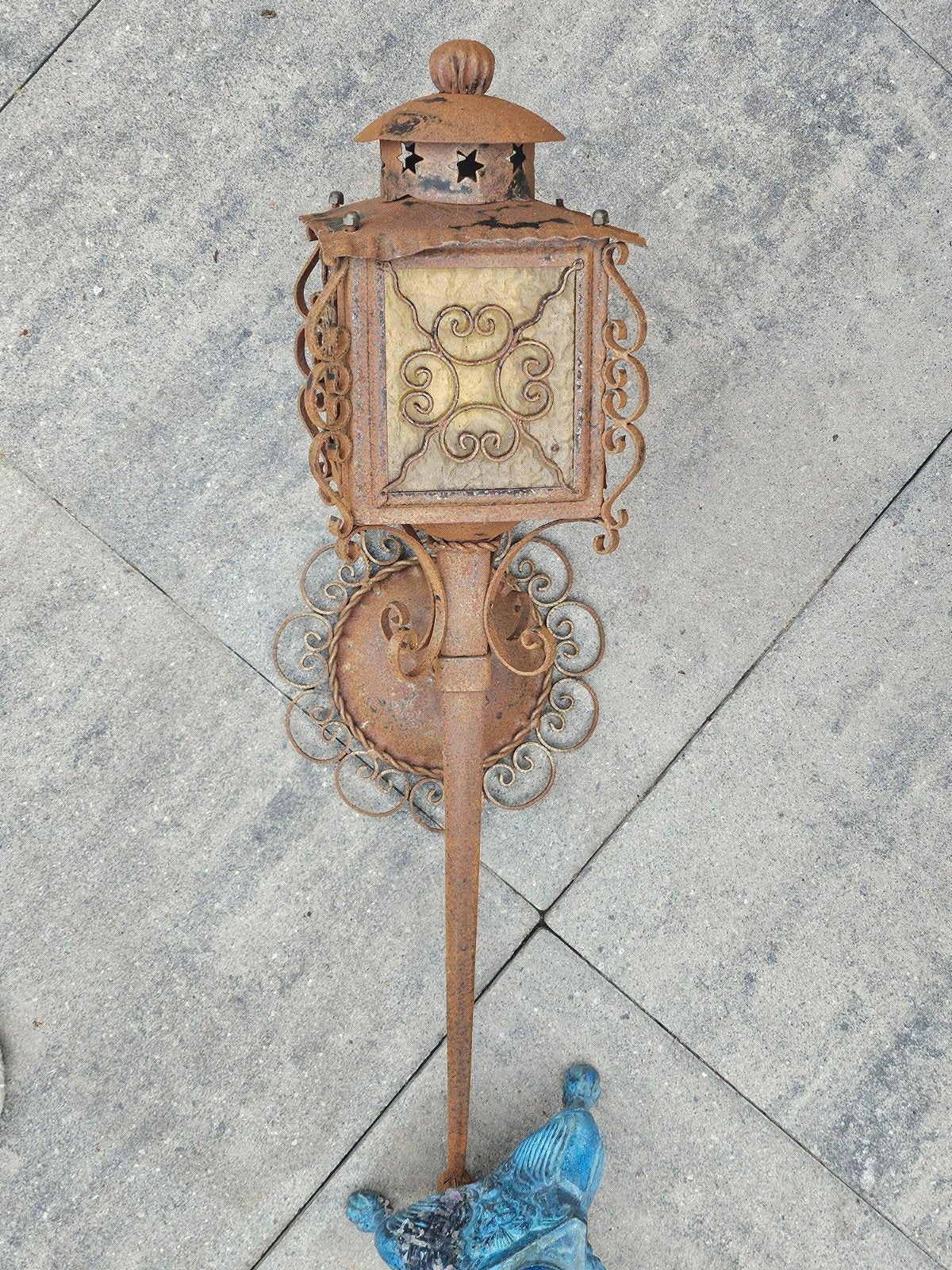 Grote roestige muur kandelaar - 81 cm, Ophalen