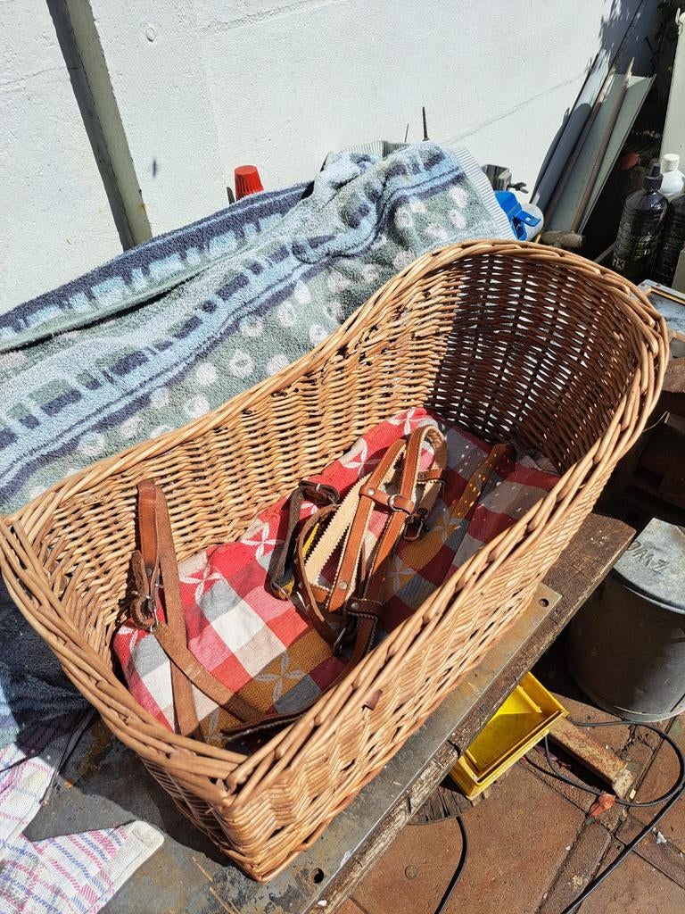 Te koop hondenmand  voor achter  op de fiets, Ophalen