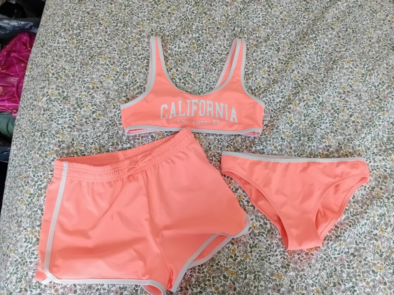 Bikini met zwemshort mt 146, Bikiniset, Meisje, Ophalen of Verzenden, Zo goed als nieuw