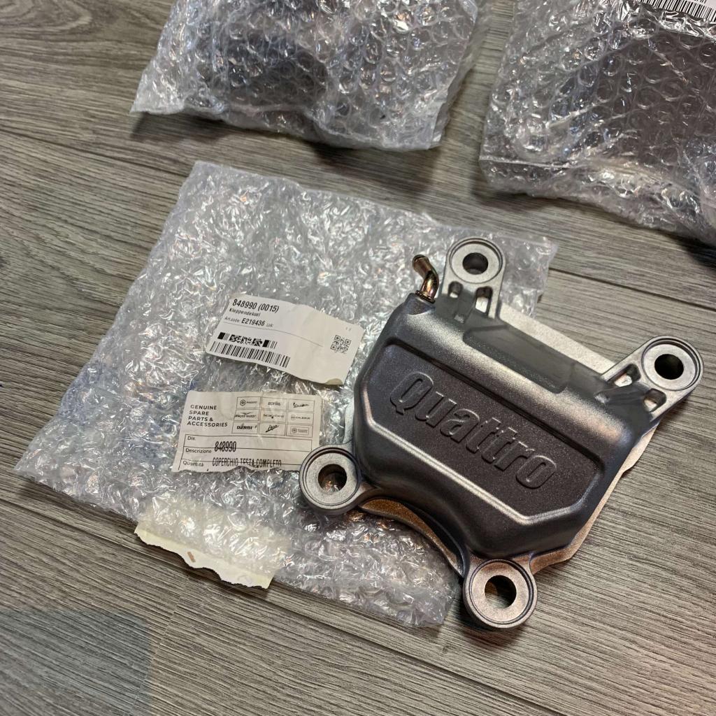 Kleppendeksel Piaggio 4T 4V origineel 848990, Info@jynkx.com, Nieuw, Ophalen of Verzenden, Piazza 99
