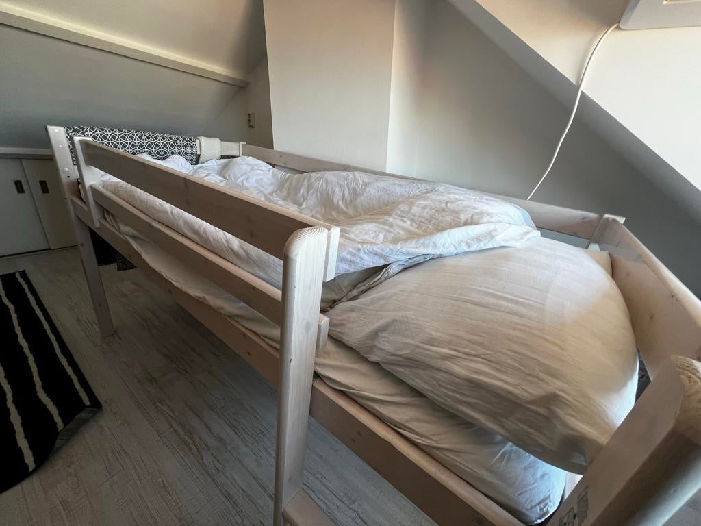 Hoogslaper met lattenbodem, gratis af te halen, Gebruikt, Eenpersoons, 160 tot 180 cm, Ophalen of Verzenden
