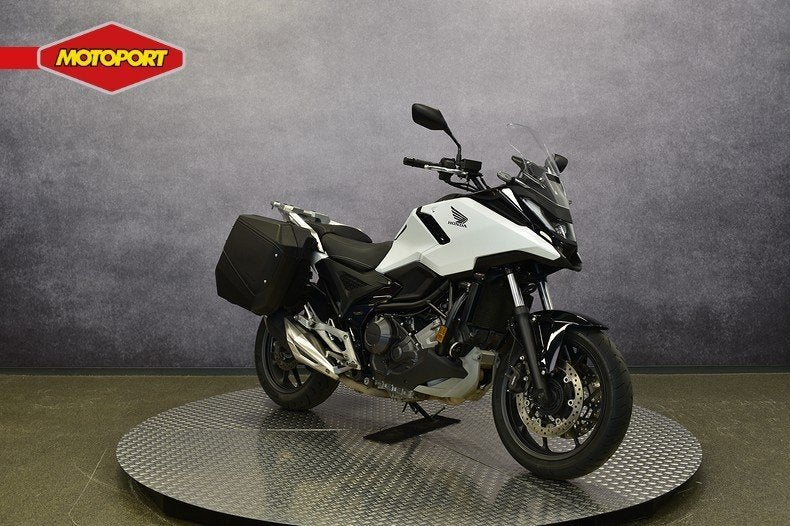 Honda NC 750 X (bj 2025), Info@motoportwormerveer.nl, Honda Motor Europe, Bedrijf, Crystal Bldng B-Unit B11.2 Rivium Blv200
2909 LK  Capelle aan den IJsel, NL
