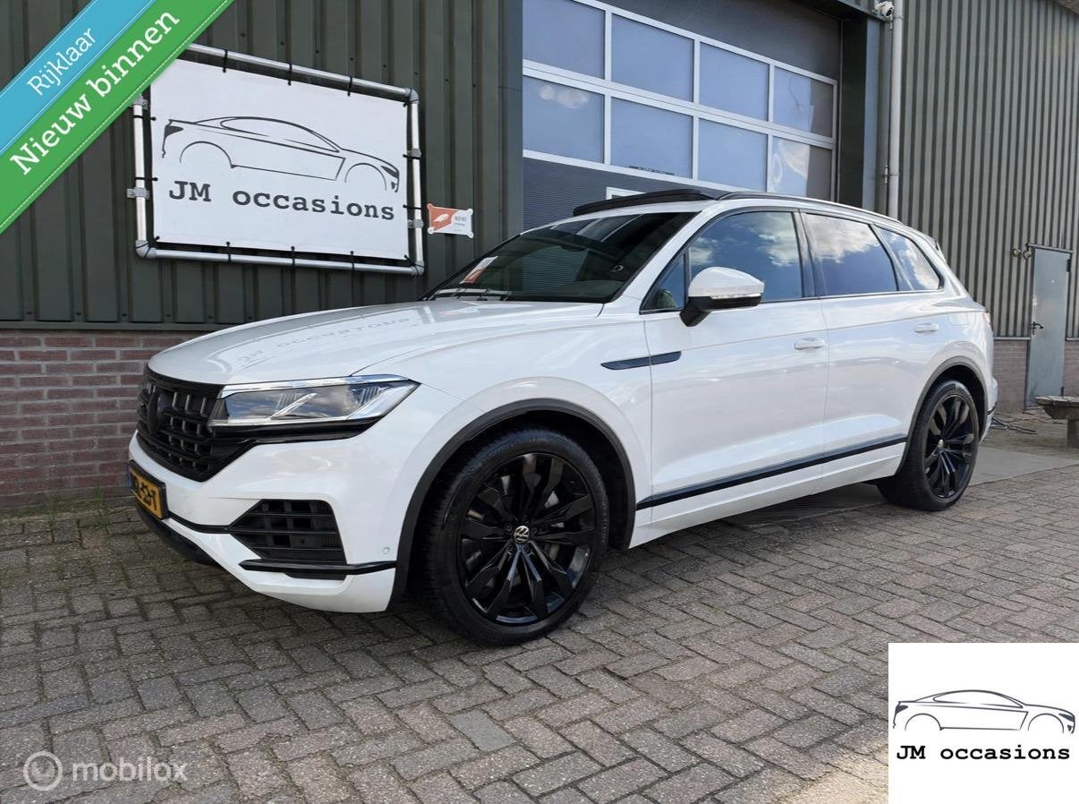 Volkswagen Touareg 3.0 TSi eHybrid 4MOTION R|Pano|Leder|BTW, Automaat, Gebruikt, Euro 6, 2995 cc