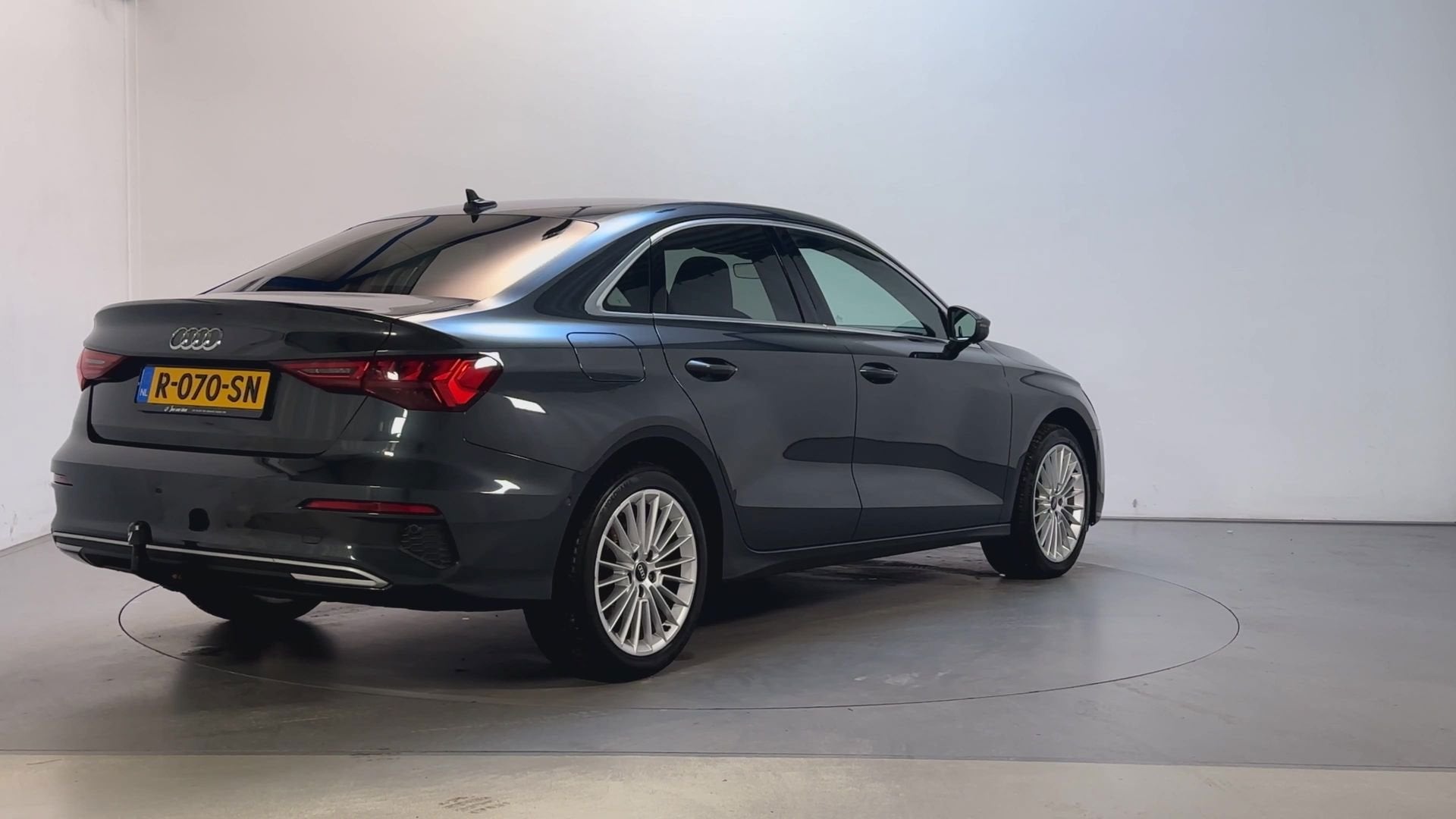 Audi A3 Limousine 30 TFSI S-Tronic Advanced Edition Navigati, Dealer onderhouden, Stof, Gebruikt, Met garantie (alle)