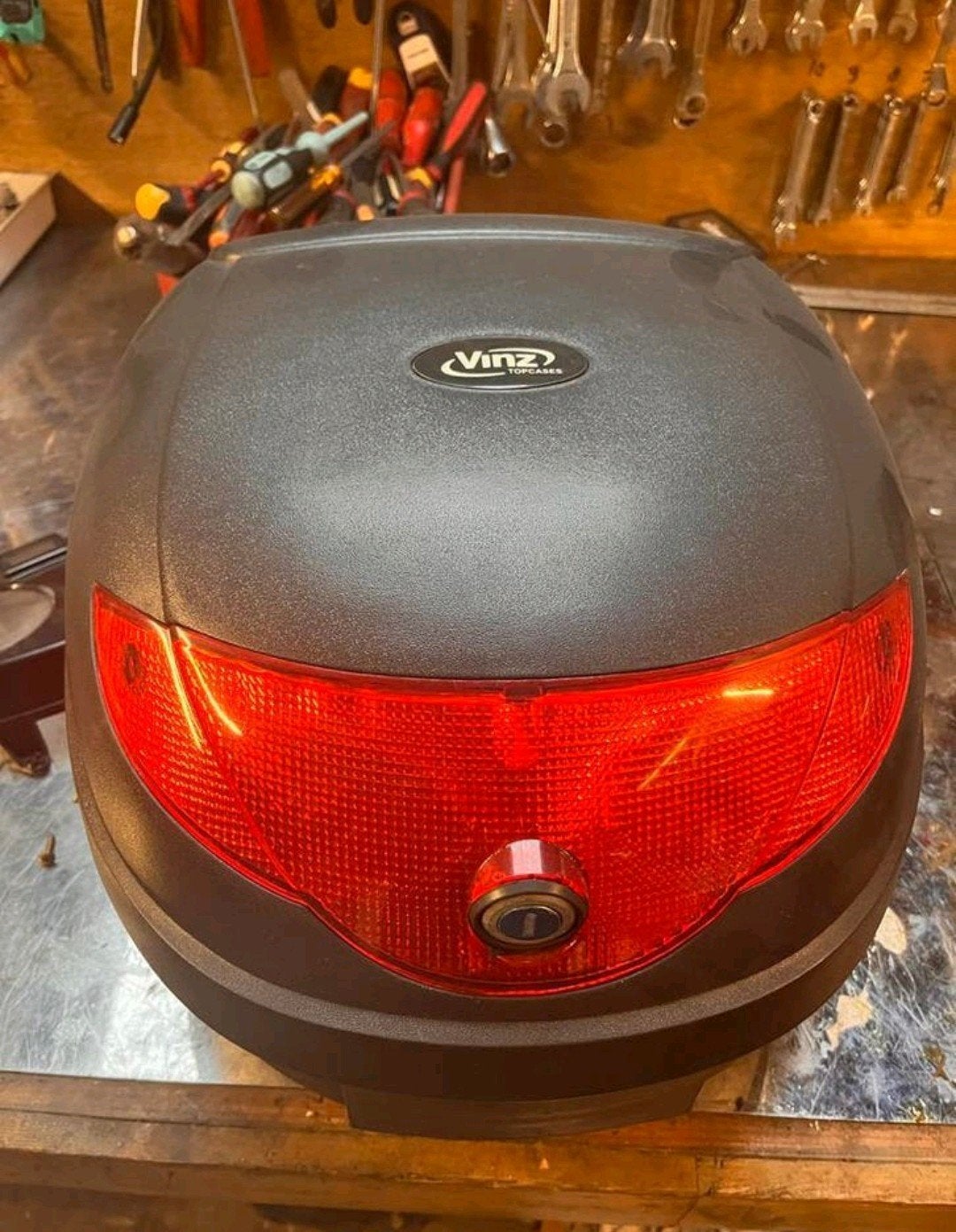 vinz top koffer scooter motor past een normaale helm in, Motoren, Ophalen of Verzenden